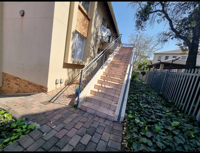 2 BEDROOM APARTMENT SOLD IN BRYANSTON